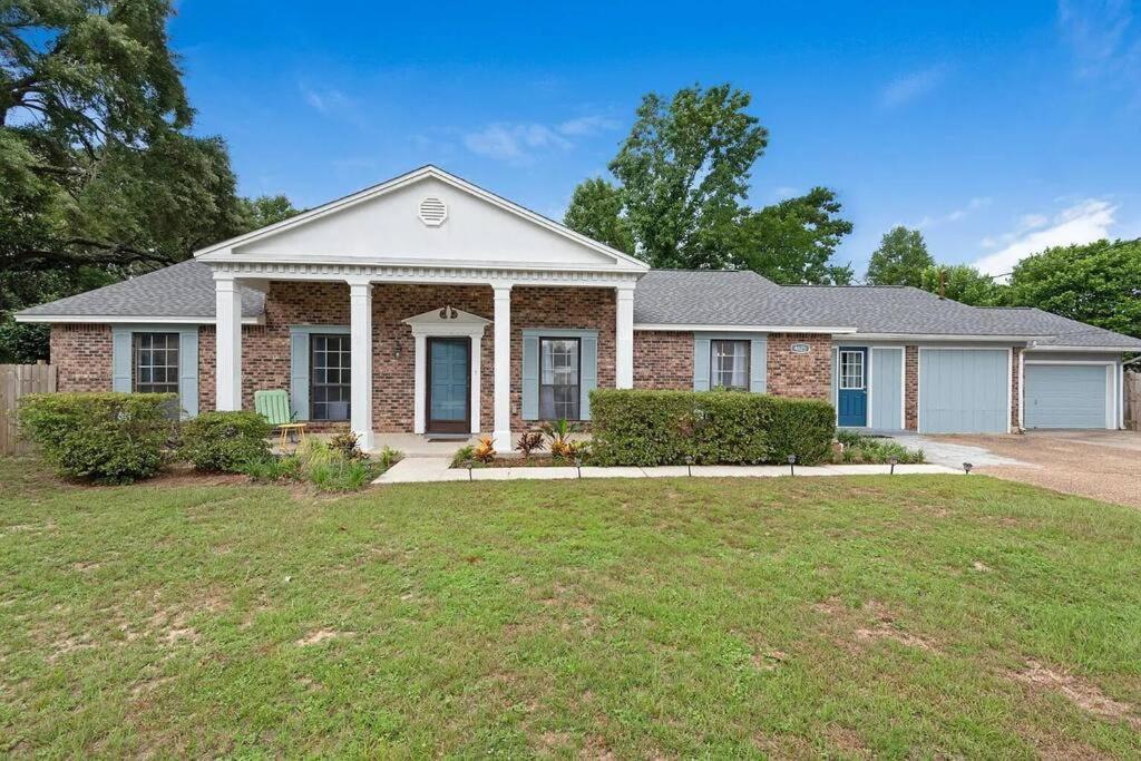 Quiet Relaxing Home - Close To Downtown & Beach 4Br-2Bt Pensacola Dış mekan fotoğraf