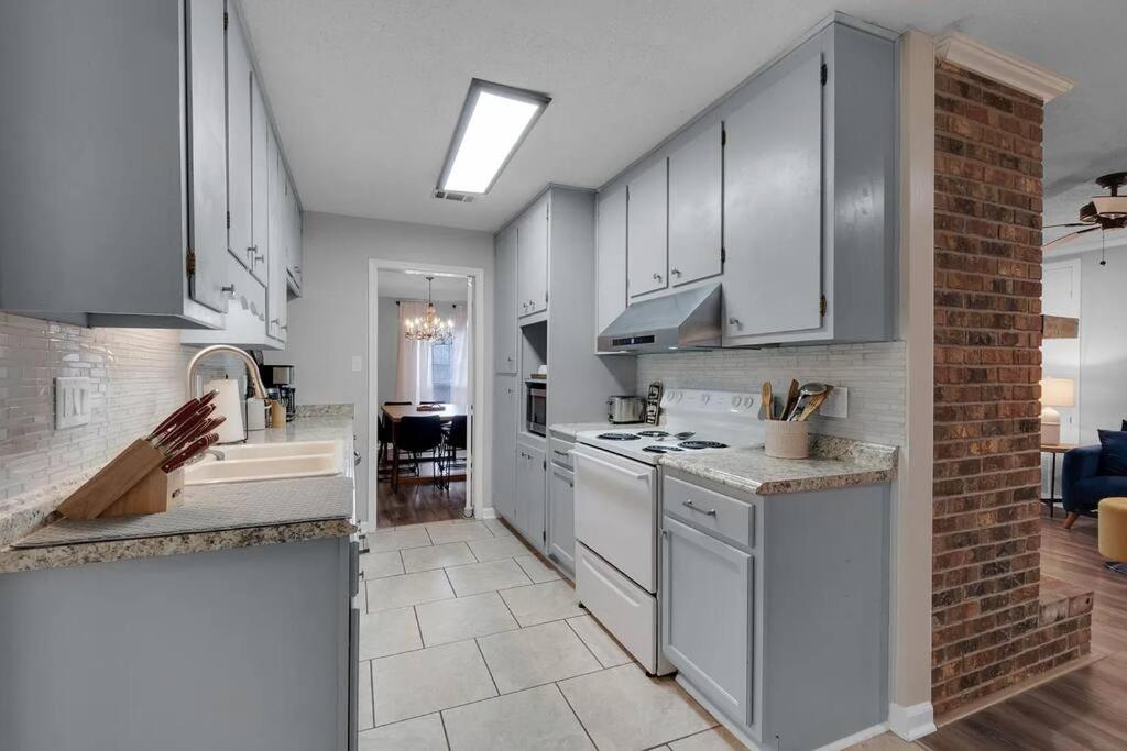 Quiet Relaxing Home - Close To Downtown & Beach 4Br-2Bt Pensacola Dış mekan fotoğraf