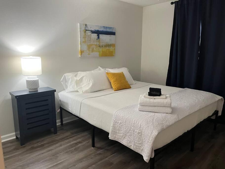 Quiet Relaxing Home - Close To Downtown & Beach 4Br-2Bt Pensacola Dış mekan fotoğraf