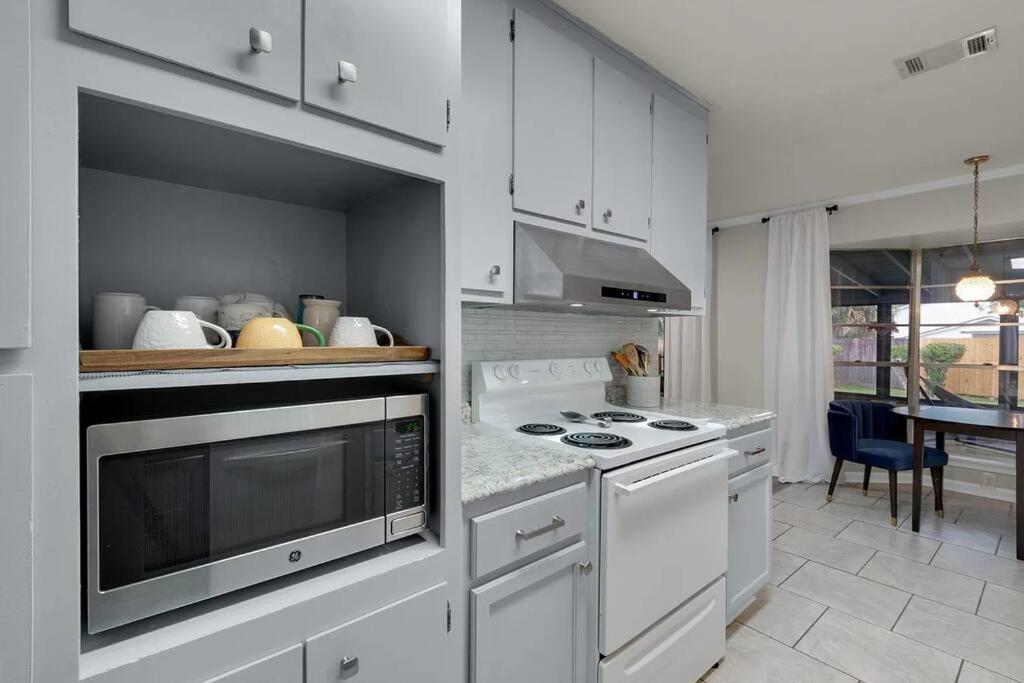 Quiet Relaxing Home - Close To Downtown & Beach 4Br-2Bt Pensacola Dış mekan fotoğraf